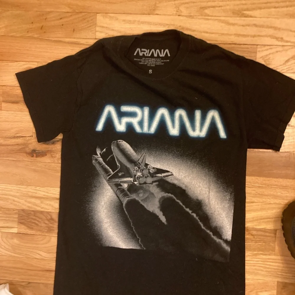 Ariana Grande Black Space Shuttle Graphic Tee - Picture 2 of 2
